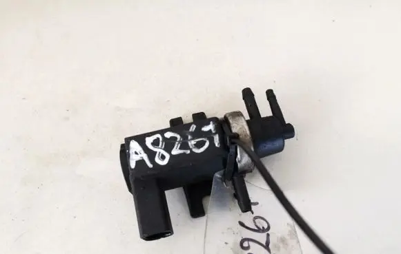 Audi A4 S4 B5 8D Turbo solenoid valve 1j0906627