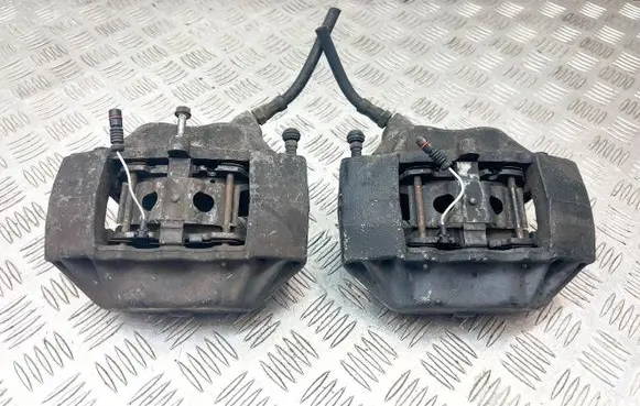 Front brake caliper