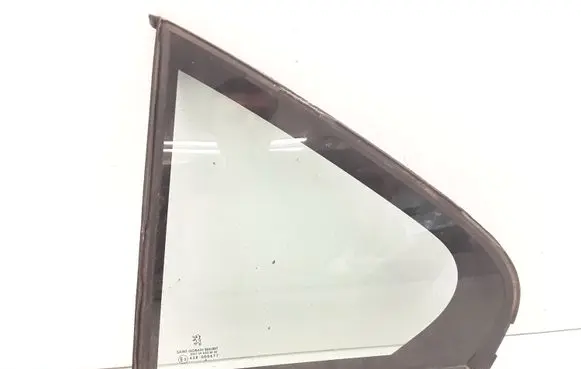 Rear vent window glass