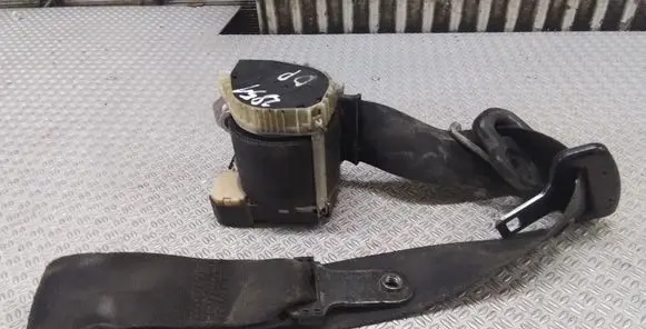 Ford Mondeo Mk III Front seatbelt