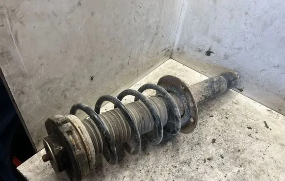 Volkswagen PASSAT B6 Front shock absorber with coil spring