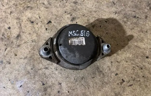 Engine mount bracket
