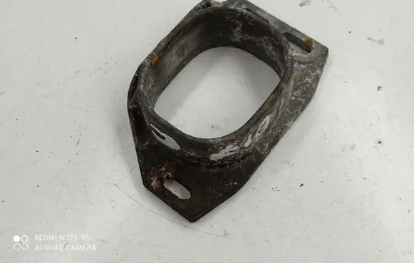 Audi A4 S4 B7 8E 8H Engine mounting bracket