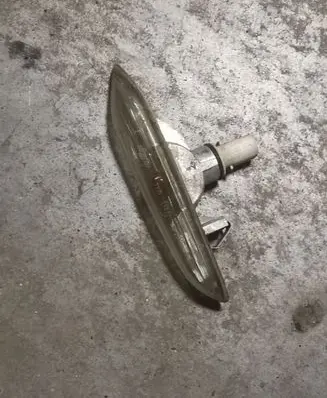 BMW 5 E60 E61 Front fender indicator light 7165742