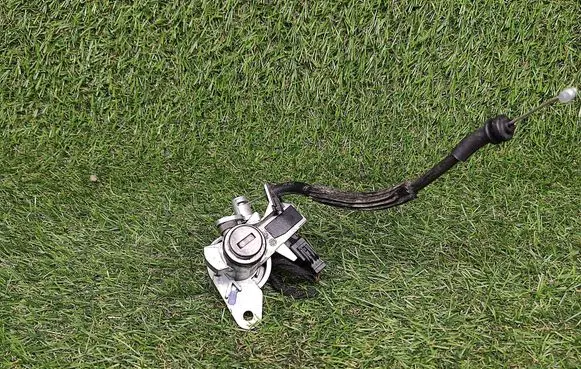 Audi A6 S6 C6 4F Tailgate/trunk/boot lock/catch/latch 8E0827573A