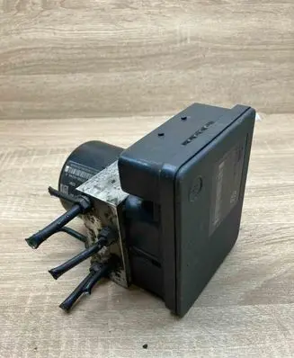 Volkswagen Golf V ABS Pump 1K0907379AC 1K0614517AE