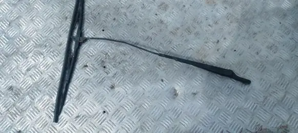 Peugeot 406 Front wiper blade arm