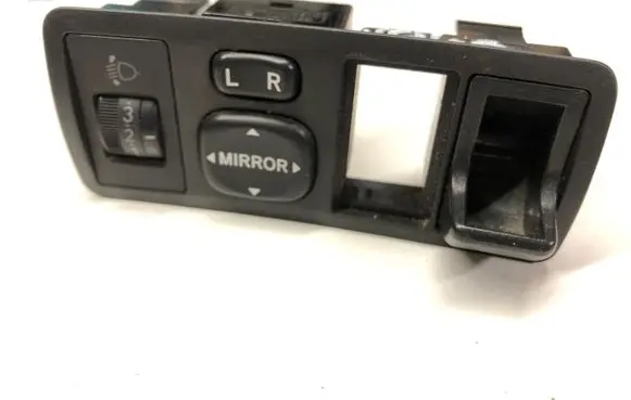 Toyota Corolla Verso E121 Wing mirror switch 183574 777665