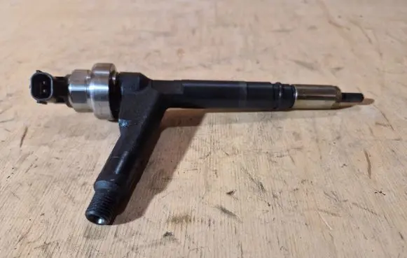 Opel Meriva A Fuel injector 8973138612