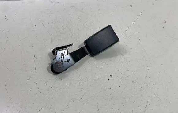 Renault Koleos I Rear seatbelt buckle 6093358C 6093358