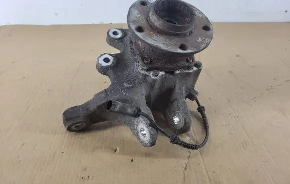 BMW 6 F12 F13 Rear wheel hub 6852894 AIS17M9 R8270