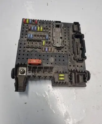 Volvo XC90 Fuse module 8676391 04W224 12217799
