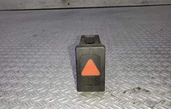 Volkswagen PASSAT B5 Hazard light switch