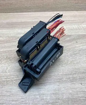 Audi A4 S4 B8 8K Fuse module 8K2971845B 3122102CP