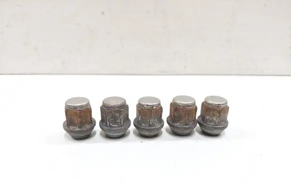 Volvo C30 Nuts/bolts 