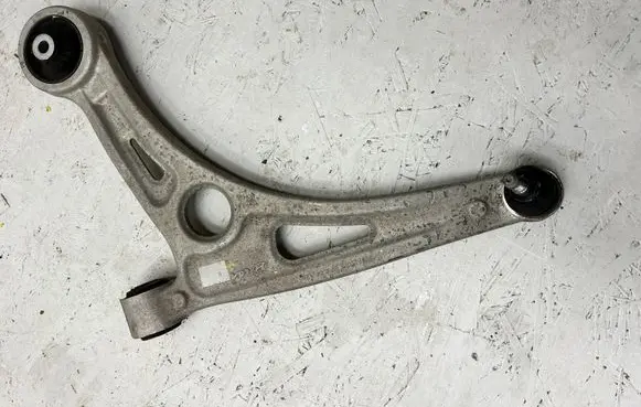 KIA Niro Front lower control arm/wishbone 
