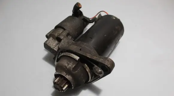 Volkswagen Polo IV 9N3 Starter motor