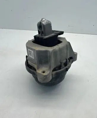 Engine mount bracket