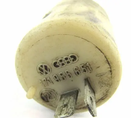 Volkswagen Transporter - Caravelle T4 Windscreen/windshield washer pump 171955651