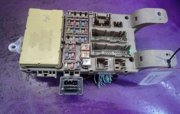 Toyota Corolla E120 E130 Fuse box set 8264113040