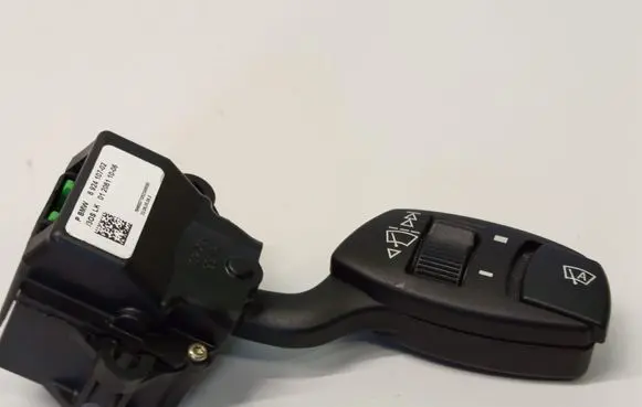 BMW 5 E60 E61 Wiper control stalk 6924107
