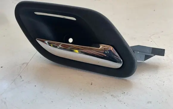 BMW 7 E38 Front door interior handle 8239476