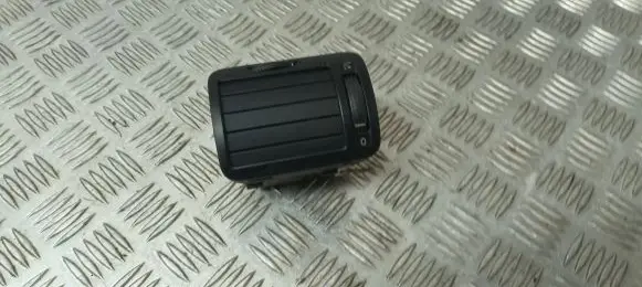 Volkswagen PASSAT B5.5 Dash center air vent grill 3B0819704A