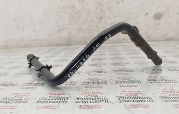 Volkswagen Touareg I Engine coolant pipe/hose