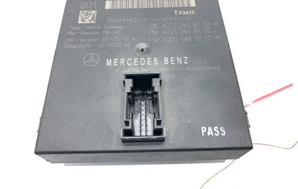 Mercedes-Benz S W221 Gateway control module A2215408362