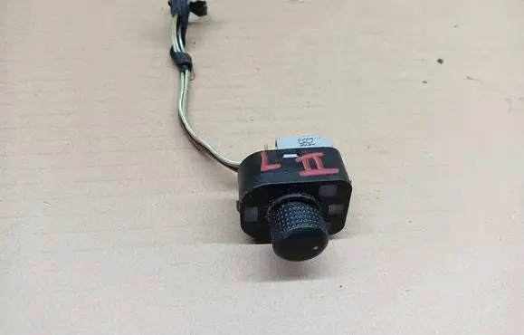 Seat Leon (1P) Wing mirror switch 5P0959565A 2595