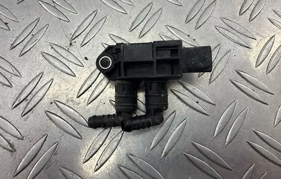 Volkswagen PASSAT B8 Sensor 05E906051AA