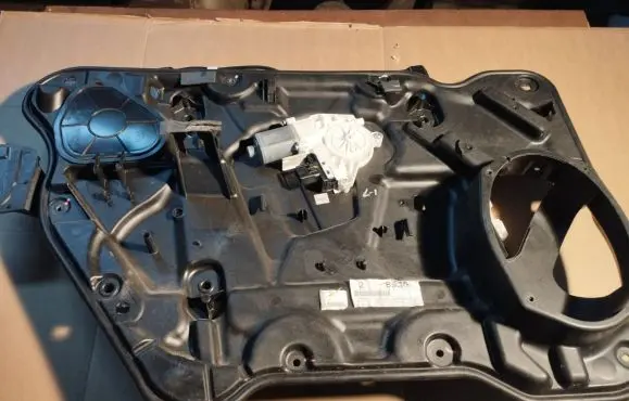 Dodge Journey Front door window regulator with motor 68043735AA