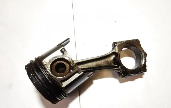Opel Astra G Piston with connecting rod