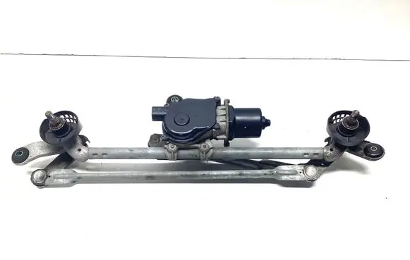 Nissan Qashqai Front wiper linkage and motor 