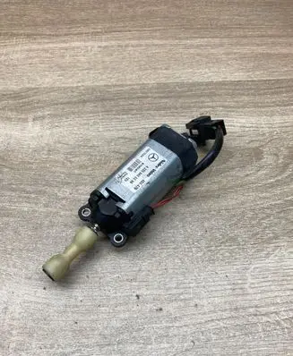 Mercedes-Benz S W220 Steering column adjust motor A2205400288 404476