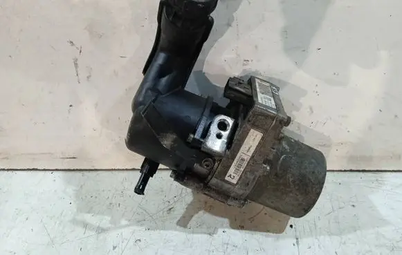 Peugeot 508 Power steering pump 9676154180