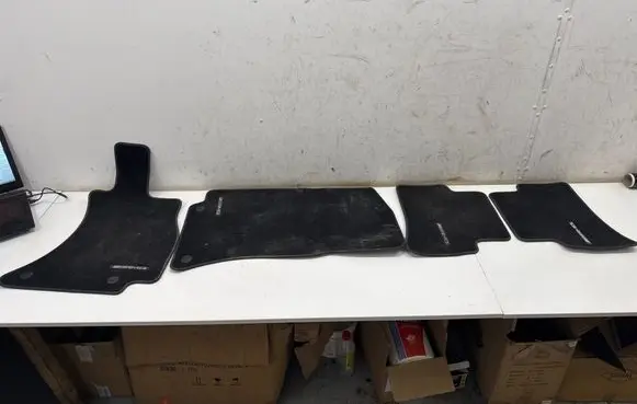 Mercedes-Benz E W214 Car floor mat set A2146804504 A2146804304 A2146807704