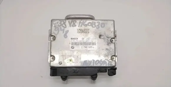 BMW 7 E38 Engine control unit/module 0261203484 1744605
