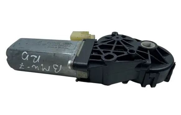 BMW 7 E65 E66 Seat adjustment motor 0390201972 8316668