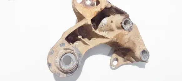 Audi A4 S4 B5 8D Engine mounting bracket 8d0199352h