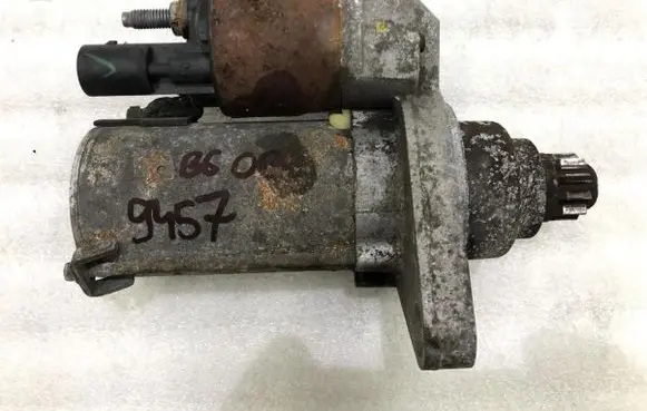 Volkswagen PASSAT B6 Starter motor 0AM911023B