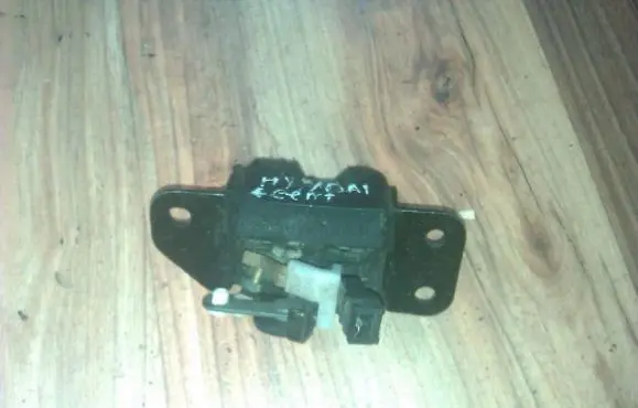 Hyundai Accent Tailgate/trunk/boot lock/catch/latch