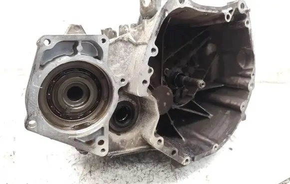 Nissan Qashqai Manual 6 speed gearbox 32100JG20B