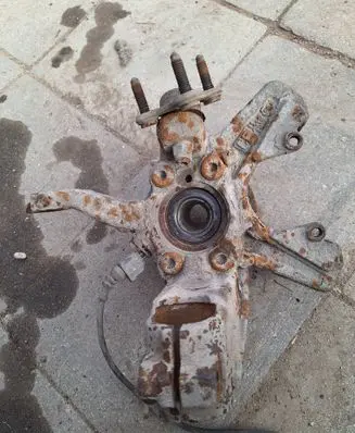 Volkswagen Golf V Front wheel hub spindle knuckle