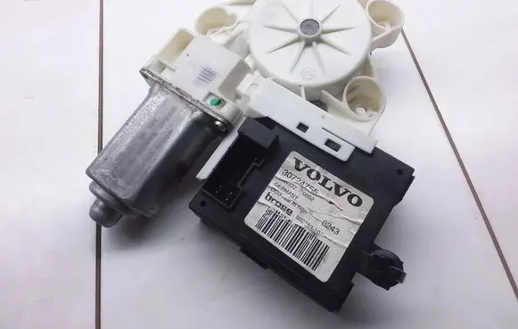 Volvo V50 Rear door window regulator motor 30724755 05W322