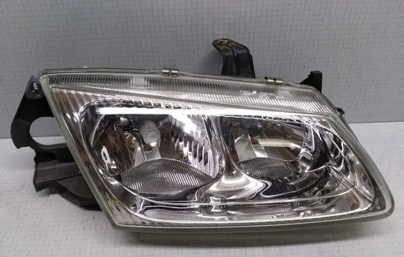 Nissan Almera N16 Headlight/headlamp 26010BN011