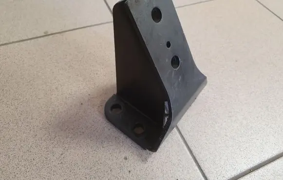 Iveco Daily 3rd gen Engine mounting bracket