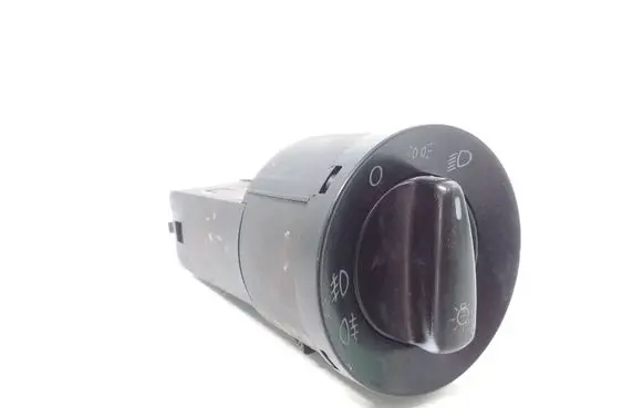 Volkswagen Golf IV Light switch 1C0941531A