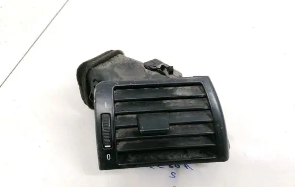 BMW 3 E46 Dash center air vent grill 64228361898 64.22-8361898