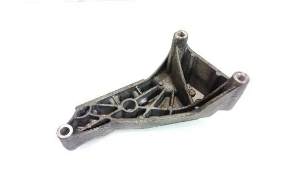 Volkswagen Transporter - Caravelle T5 Engine mounting bracket 03L199207B 70253